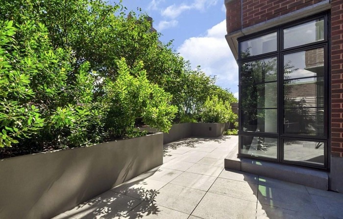 Məşhur model mənzilini bu qiymətə satır - FOTOLAR